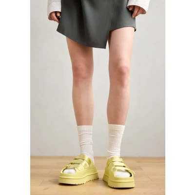 Abbildung von UGG Goldenglow Slide Pantolette hoch, Damen, Größe: 38, Light green Lederimitat/textil