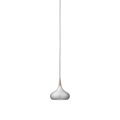 Abbildung von FRITZ HANSEN Orient P1 Pendel alu/eiche Ø 22,5 cm