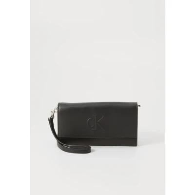 Abbildung von Calvin Klein Jeans Sculpted LONG FOLD Strap Umhängetasche, Damen, Größe: One Size, Black
