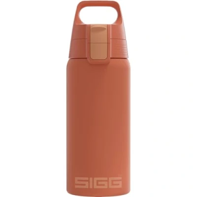 Abbildung von SIGG Isolierte Trinkflasche Shield Therm One Eco Red Für kohlensäurehaltige Getränke geeignet Auslaufsicher Spülmaschinenfest BPA frei 90% recycelter Edelstahl Rot 0.5L