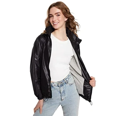 Abbildung von TRENDYOL Women&#039;s Damen Regular Basic Plain Webstoff Winterjacke Coat, Schwarz, S