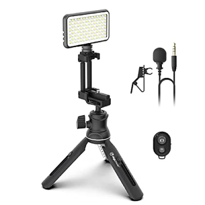 Abbildung von DigiPower Vlogging Kit Instructor mit LED Videoleuchte, Clip on Lavalier Mikrofon, Handy + Kamera Halterung, Handgriff/Mini Stativ, für Smartphones Kameras, TikTok, YouTube, Streaming, Meetings