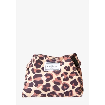 Abbildung von THE FLAT LAY CO. OPEN Makeup BAG Makeupaccessoires, Größe: One Size, Leopard print