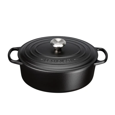 Abbildung von Le Creuset Signature Gusseisen Bräter mit Deckel, Ø 40 cm, Oval, Für alle Herdarten und Induktion geeignet, Volumen: 13,9 l, 10,025 kg, Schwarz, 21178400000430