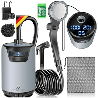 Abbildung von KESSER Gartendusche Campingdusche mit Pumpe &amp; wiederaufladbarem Akku 4000mAh (Mobile Dusche inkl. Duschkopf, 2m Schlauch, Sprühpistole Halterung), Outdoor