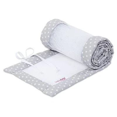 Abbildung von babybay Nestchen Mesh/Bettumrandung für Beistellbett/Stoßschutz Baby Bett, passend Modell Maxi, Boxspring, Comfort und Plus, lichtgrau Sterne weiß