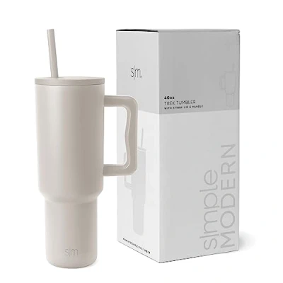 Abbildung von SIMPLE MODERN Becher mit Griff und Trinkhalm Isolierter EdelstahlWasserflasche EiskaffeeReisebecher Geschenke für Frauen Männer Trek Sammlung 1180ml Almond Birch