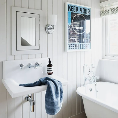 Abbildung von Feiss FE HUGOLAKE1BATH Wandleuchte Huguenot Lake 1xG9 H:24,8 L:15,2 B:13,3 IP44 3000K