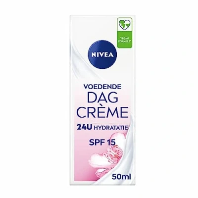 Abbildung von Nivea Essentials Feuchtigkeitsspendende Tagescreme SPF15 Dry Gev (50