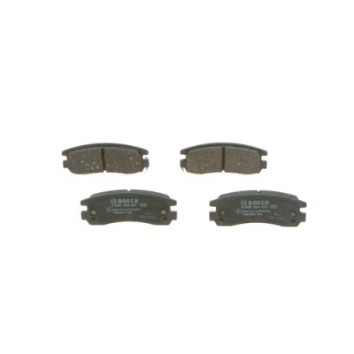 Abbildung von BOSCH 0 986 424 467 Bremsbelagsatz Low Metallic mit integriertem Verschleißsensor Anti Quietsch Blech OPEL: Sintra, CHEVROLET: Alero Limousine
