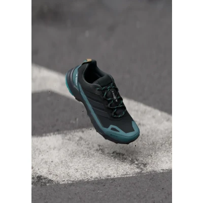 Abbildung von adidas Herren Terrex Skychaser AX5 Gore TEX Hiking Shoes Schuhe zum Wandern, Core Black/Carbon/Pure Teal, 49 1/3 EU