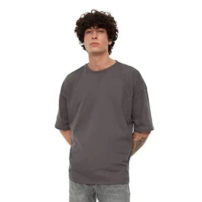 Abbildung von TRENDYOL Herren Männer Basic 100% Baumwolle Runder Kragen Oversize Kurzarm T Shirt, Anthrazit, M