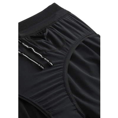 Abbildung von Nike Performance Arswft Dfadv MR 3IN kurze Sporthose, Damen, Größe: Large, Black white