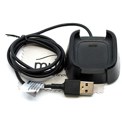 Abbildung von Ladekabel kompatibel für Fitbit Versa 2 USB Ladegerät Lade Kabel OTB mit mungoo Displayputztuch