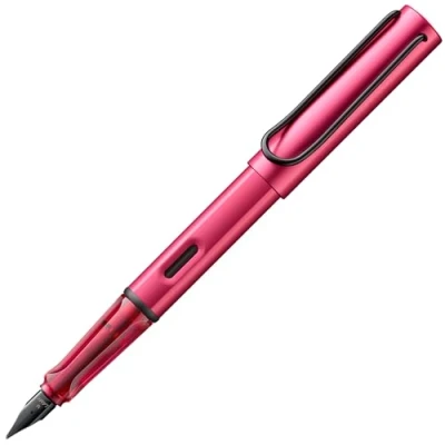Abbildung von LAMY AL star leichter Füllhalter D09 aus Aluminium in fiery mit ergonomischem Griff und polierter Stahlfeder Strichbreite Feinein, inkl. Tintenpatrone T 10 blau
