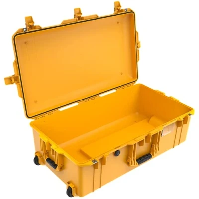 Abbildung von PELI 1615 Air Leichter Wasserdichter Trolley für Fotografie Ausrüstung, Wasser und Staubdicht, 71L Volumen, Ohne Schaumstoffeinlage, Farbe: Gelb