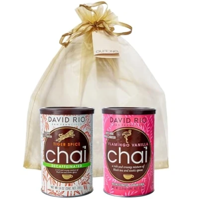 Abbildung von GUSTONE. David Rio Geschenkset ENTKOFFEINIERT Tiger Spice Decaf, Flamingo Vanilla 2 x Dosen Chai Latte 735g
