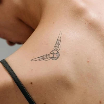 Abbildung von Harry Potter Goldener Schnatz Tattoo