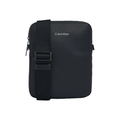 Abbildung von Calvin Klein MUST Flatpack Umhängetasche, Herren, Größe: One Size, Black caviar