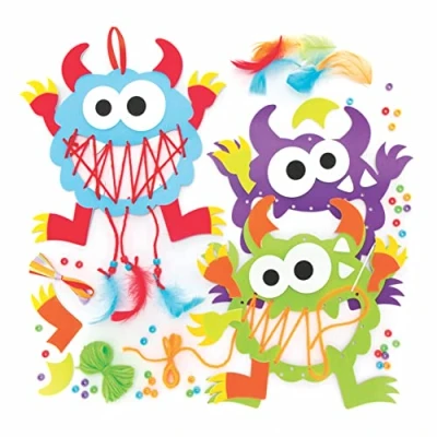 Abbildung von Baker Ross FE670 Monster Traumfänger Bastelsets 4 Stück, Set zum Selbermachen von Karten, Halloween Kunst und Basteln Dekorationen für Kinder