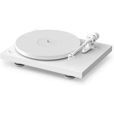 Abbildung von PRO Ject Debut White, Special Edition Plattenspieler mit Carbon Aluminium Hybrid Tonarm, elektronischer Geschwindigkeitsumschaltung und 2M Satin Weiß
