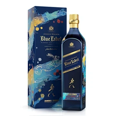 Abbildung von Johnnie Walker Blue Label Chinese New Year of the Rabbit 2022 Blended Scotch Whisky Limitierte Edition Illustrationen von Mode Designerin Angel Chen 40% vol 700 ml Einzelflasche