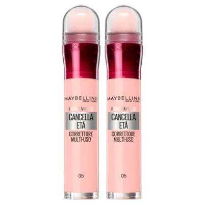 Abbildung von Maybelline New York Instant Anti Age Altersentferner, Mehrzweck Korrekturstift, Farbe 05, Pink mit Schwammapplikator, 2 Kosmetika