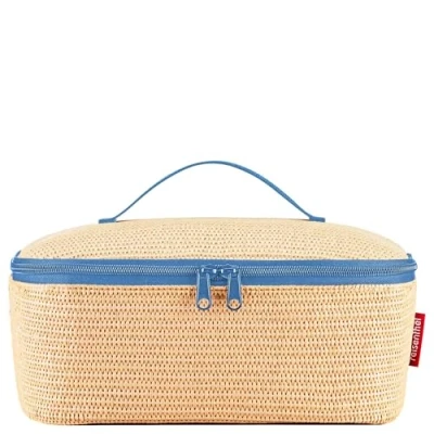 Abbildung von reisenthel coolerbag M Pocket Raffia Blue Kühltasche mit Obermaterial aus recycelten PET Flaschen Ideal für das Mittagessen unterwegs