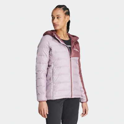 Abbildung von adidas Sportswear Terrex Multi Light DOWN Hooded Daunenjacke Preloved fig burgundy, Damen, Größe: XS, burgundy