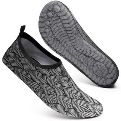 Abbildung von Mabove Badeschuhe Wasserschuhe Schwimmschuhe Damen Herren Strandschuhe Aquaschuhe Barfussschuhe Badesoken Surfschuhe(Laubgrau,42/43EU)