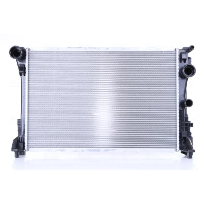 Abbildung von NISSENS 67167 Kühler, Motorkühlung Aluminium 640 440 32 Kühlrippen gelötet MERCEDES BENZ: E Klasse T modell, C Limousine