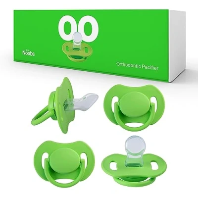 Abbildung von Love Noobs Schnuller 0 6 Monate, Baby Starter Kit, Stillkinder, Naturalschnuller, orthodontischer Schnuller, Kirschform, 4 Packung, für Jungen und Mädchen (Green, 4)