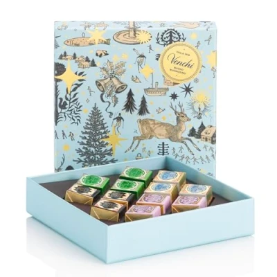 Abbildung von Venchi Weihnachtskollektion Hellblaue Geschenkbox Mit verschiedenen Cremino Pralinen, 135 g IGP Piemont Haselnuss Geschenkidee Glutenfrei
