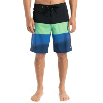 Abbildung von Quiksilver Board Badeshorts, Herren, Größe: 36, Bqv