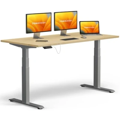 Abbildung von KRIEG HighDesk PRO Höhenverstellbarer Schreibtisch 180 x 80 cm I Silber + Ahorn Elektrischer Sitz &amp; Stehtisch mit Tischplatte Stehschreibtisch Elektrisch Höhenverstellbar