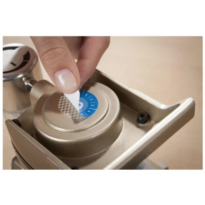 Abbildung von AVERY Zweckform L7806 10 Prüfplaketten bedruckbar (Ø 30 mm auf DIN A4, selbstklebend, fälschungssichere Folie, Prüfetiketten ideal zur Sicherheitskennzeichung, blanko) 240 Aufkleber Blatt weiß