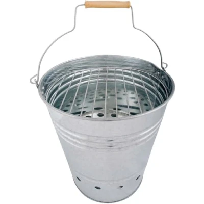 Abbildung von Esschert Design BBQ Eimer, Grilleimer, Grillkübel, Feuerkübel mit Griff, Holzelement am 34 cm hoch, Ø 30,5