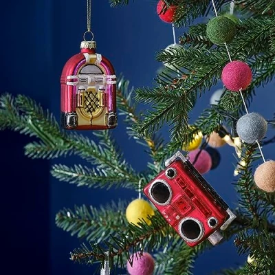 Abbildung von Ginger Ray Weihnachtsdekoration, Retro Juke Box und Boombox, dekorativer Baum, dekoratives Zubehör, 2 Stück