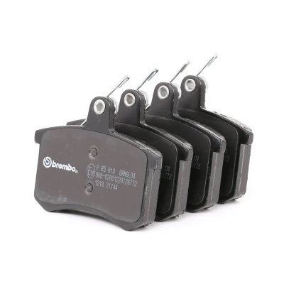 Abbildung von BREMBO P 85 013 Bremsbelagsatz exkl. Verschleißwarnkontakt mit Bremssattelschrauben ohne Zubehör AUDI: 100 C4 Limousine, 80 B4 Avant, A6 Limousine