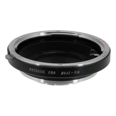 Abbildung von Fotodiox Pro Lens Mount Adapter Compatible Mamiya 645 MF Lenses on Nikon F Cameras