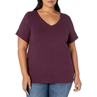Abbildung von Amazon Essentials Damen Kurzärmeliges T Shirt mit V Ausschnitt (erhältlich in Übergröße), Burgunderrot, XL Große Größen