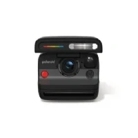 Abbildung von Polaroid Flip instant camera, black + Color Film Bundle