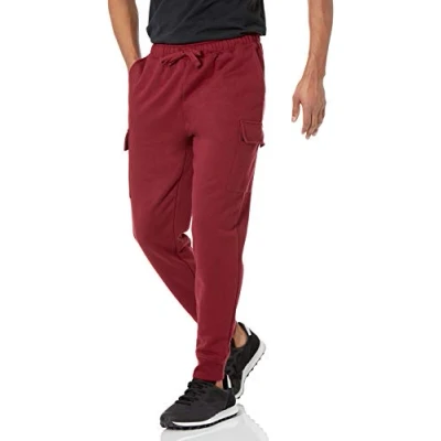 Abbildung von Amazon Essentials Herren Cargo Fleece Jogginghose, Dunkelrot, S