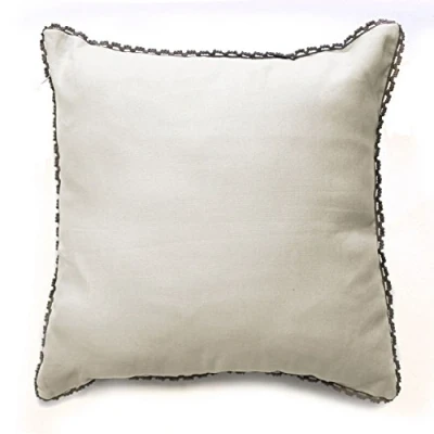 Abbildung von Arinosa Kissen Dekokissen Vintage Landhaus Shabby Chic 40x40 mit Häkelbordüre, Farbe:Naturweiss