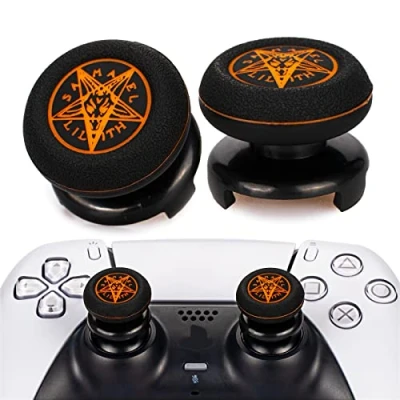 Abbildung von Playrealm FPS Thumbstick Extender &amp; Drucken Gummi Silikon Griffabdeckung Thumb Grip Aufsätze 2 Sätze für PS5 PS4 Controller(Devil Orange)