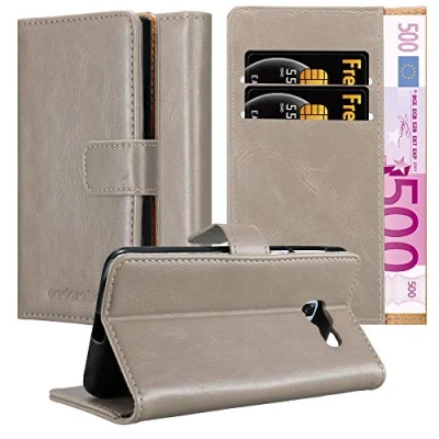 Abbildung von Cadorabo Hülle kompatibel mit Samsung Galaxy A7 2017 aus Premium Kunst Leder Flip Klappbare Stoßfeste Magnetische [Standfunktion] [Kartenfächern] Cover für Tasche in Braun
