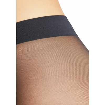 Abbildung von FALKE Feinstrumpfhose Pure Matt 20 DEN in eleganter Optik