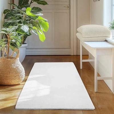 Abbildung von SIMPEX Läufer Teppich Weiss 60x100 cm Kurzflor Waschbar, weich &amp; rutschfest, modernes einfarbiges Design für Schlafzimmer, Küche Flur