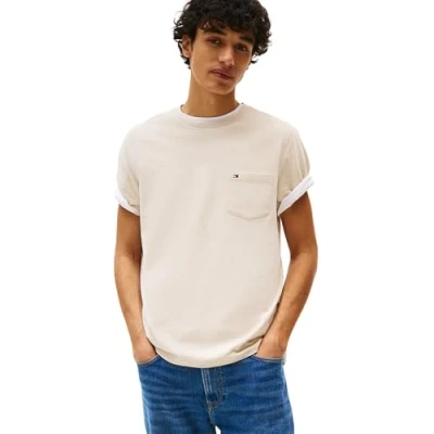 Abbildung von Tommy Hilfiger Herren T Shirt Kurzarm Essential mit Brusttasche, Elfenbein (Newsprint), XXL