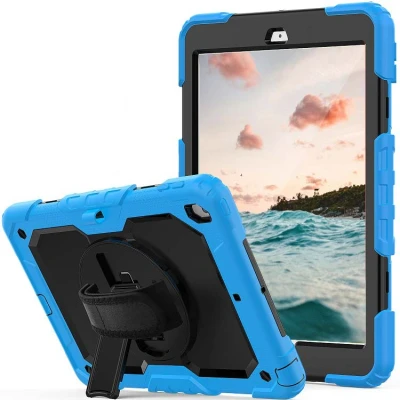 Abbildung von Casecentive Handstrap Pro Hardcase mit Handschlaufe iPad 2017 / 2018 blau 8720153794909